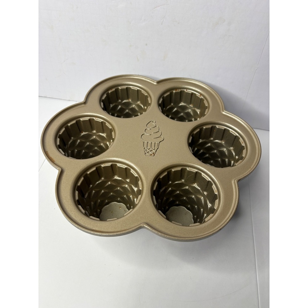 Nordic Ware Ice Cream Cone Cupcake Pan Gold Cast Aluminum 6 Cup 4.5 Cup Capacity - Picture 1 of 5